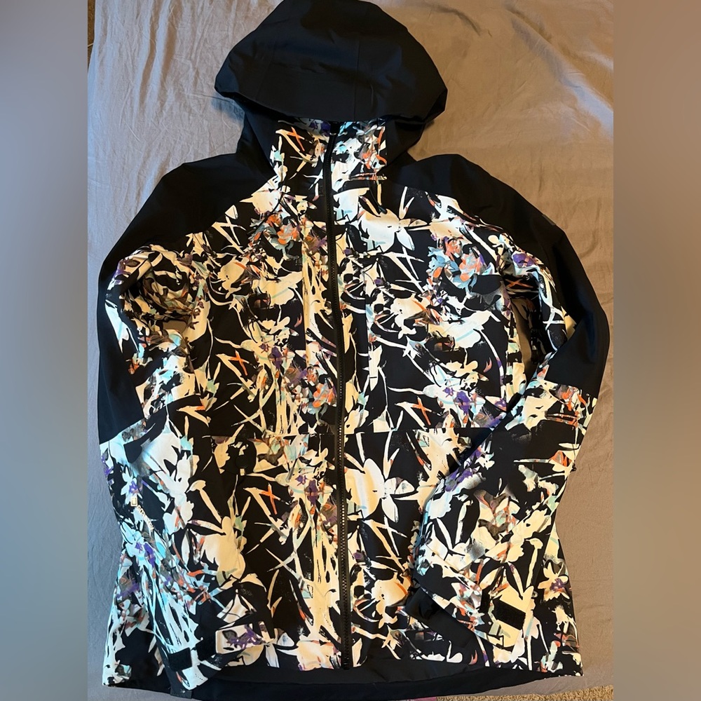 Roxy Essence Gore Tex Jacket - size medium